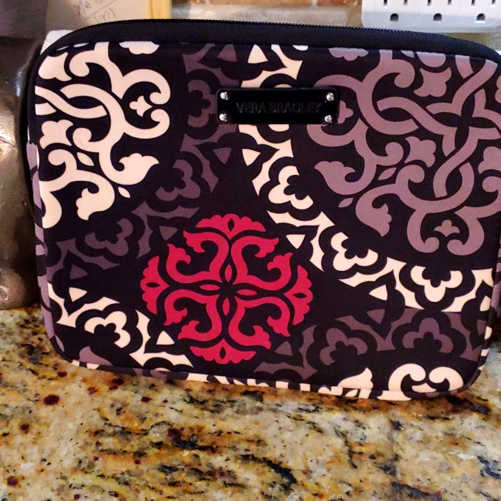 VERA BRADLEY NEOPRINE TABLET CASE